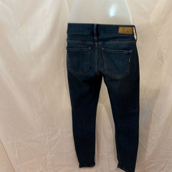- Express cropped legging midrise size 2. Medium wash. Great condition. - Picture 3 of 9